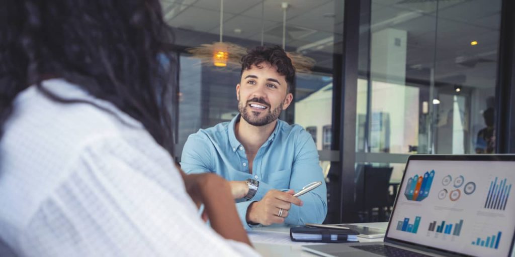 אני בן 57 ואין לי הרבה כסף.  האם יועץ פיננסי מתאים לי?