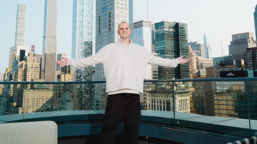 המיליונרים האלה יכולים להרשות לעצמם את בית החלומות שלהם. הם שוכרים במקום.