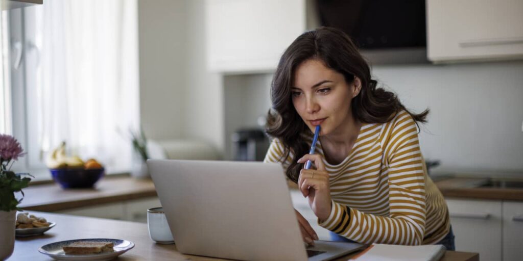 התקליטור הזה עדיין משלם 9.5% - ו -9 תקליטורים נוספים עם האפיזים הגבוהים ביותר של מרץ 2025