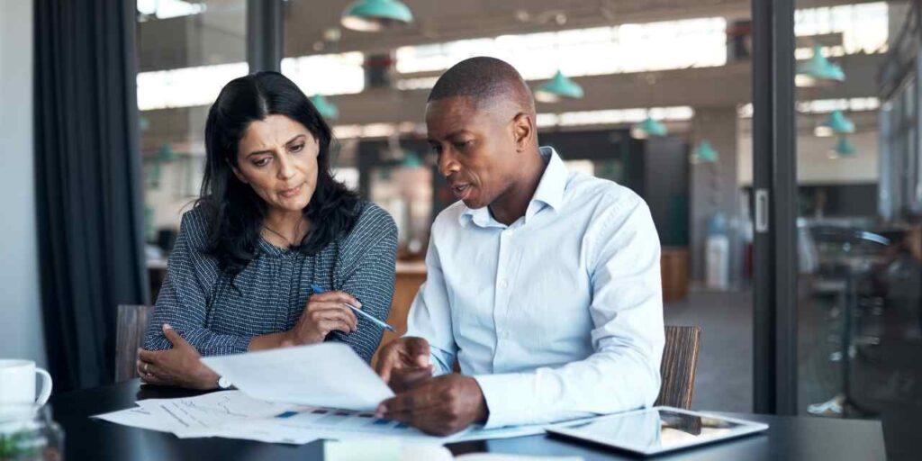 יועצים פיננסיים אלה שכרו יועצים פיננסיים משלהם - וגילינו מדוע