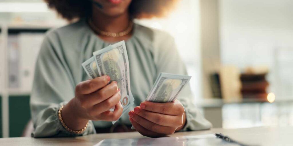 כן, אתה יכול להרוויח 10,000 דולר עבור פתיחת חשבון חדש-בתוספת 9 יותר מהבונוסים הגדולים ביותר של ההרשמה בפברואר 2025