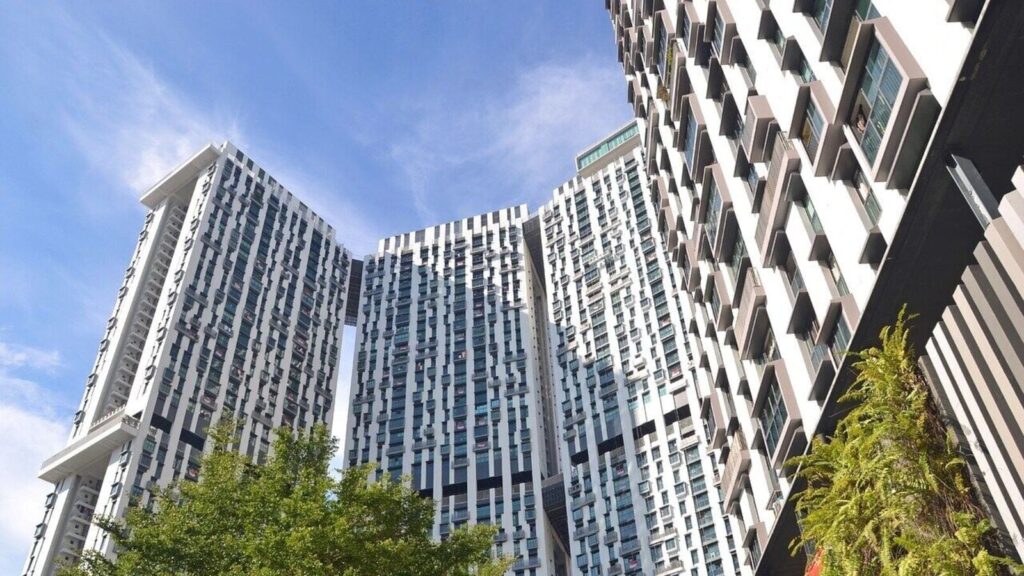 מדובאי ללונדון: ספר המשחק של הודי להשקעות נדל"ן גלובליות