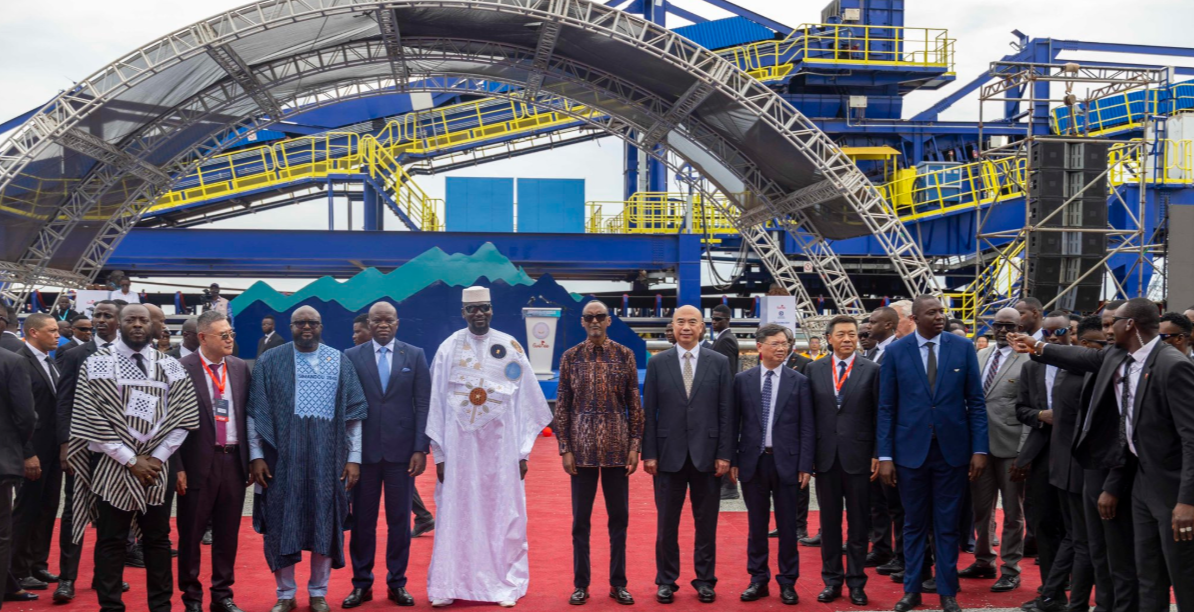 סגן ראש ממשלת סין משתתף בהשקת סימנדו בגינאה