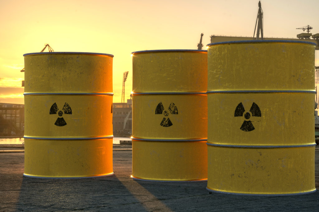 ניז'ר ​​מאשימה את אוראנו בזיהום רדיואקטיבי ככל ששורת האורניום מעמיקה