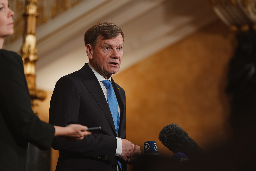 הדיפלומט הבכיר של גרמניה רואה התקדמות בשיחות כדור הארץ נדירות בסין