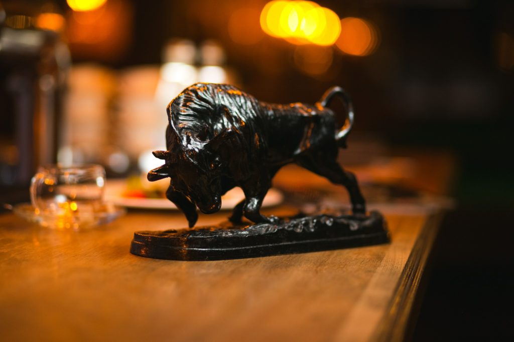 נחושת עומדת לשנה הטובה ביותר מאז 2009 לאחר הזינוק בדצמבר