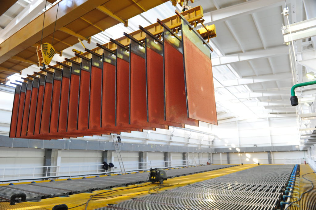 קוצי ממרח נחושת מפתח LME לרמה הגבוהה ביותר מאז סחיטת 2021