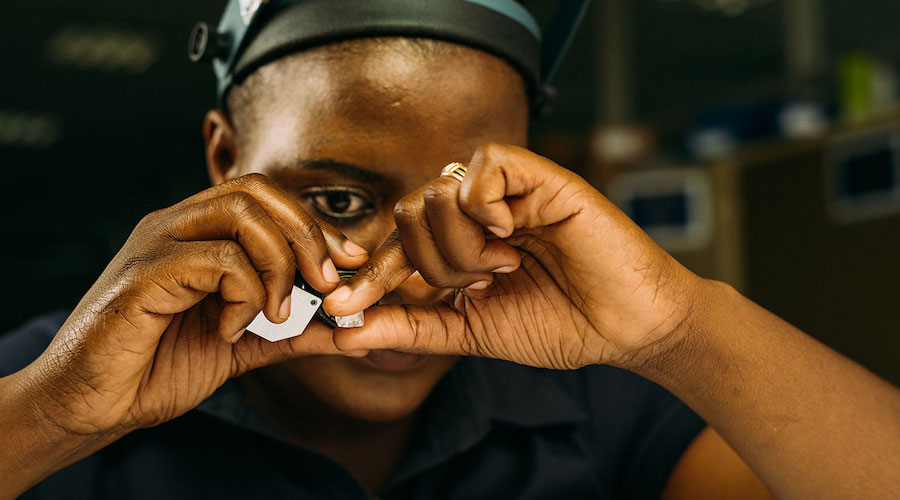 Anglo American draws Botswana into $5B De Beers sale talks