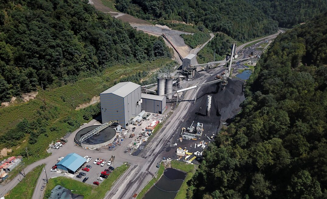 כורה פחם אמריקאי במגעים עם חברות יפניות על אספקת אדמה נדירה