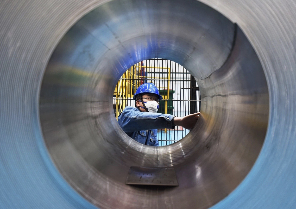 עליית מחירי האלומיניום דוחפת את הטייקון הסיני להון של 48 מיליארד דולר